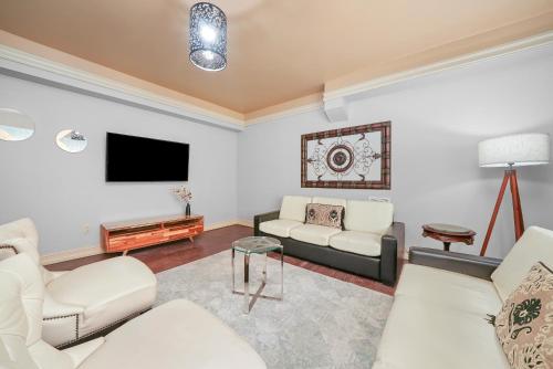 Suite Deluxe con 1 dormitorio con cama extragrande del hotel Riviera South Beach, A South Beach Group. Foto 3