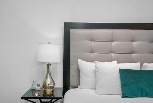 Habitación Clásica adaptada para personas con discapacidad - Cama extragrande del hotel Riviera South Beach, A South Beach Group. Foto 1