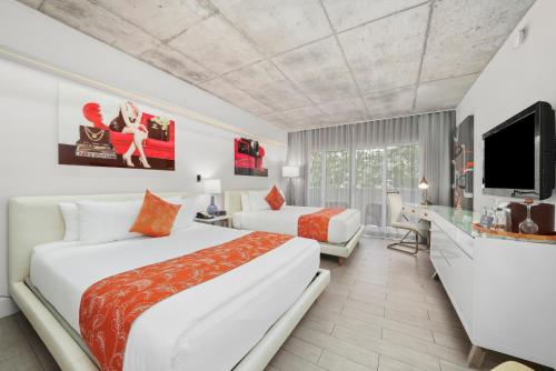 Alojamiento Doble Superior con cama grande y balcón del hotel Riviera South Beach, A South Beach Group. Foto 2