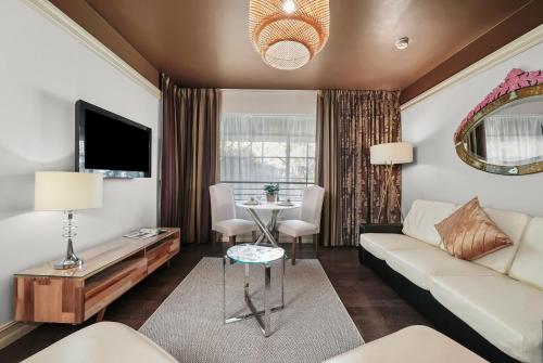 Suite Doble Deluxe de 1 dormitorio con cama grande del hotel Riviera South Beach, A South Beach Group. Foto 2