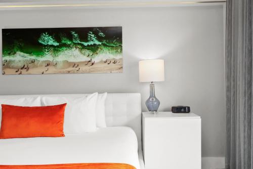 Habitación Superior con balcón - 1 cama grande del hotel Riviera South Beach, A South Beach Group. Foto 7