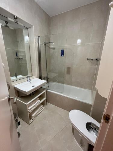 Habitación Doble Deluxe con cama supletoria del hotel Un Patio Al Sur. Foto 7