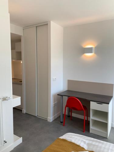 Estudio Con Cocina 1 Cama doble del hotel Moov'appart Hotel Clichy. Foto 2