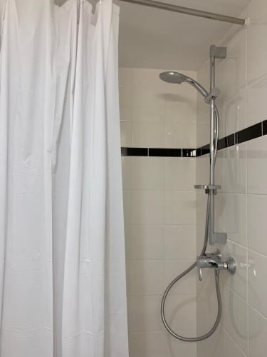 Estudio Con Cocina 1 Cama doble del hotel Moov'appart Hotel Clichy. Foto 3
