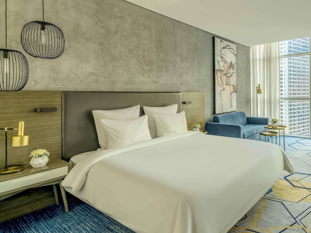 Habitación Superior con Cama King Size - Vistas a la Ciudad del hotel Pullman Sharjah. Foto 5