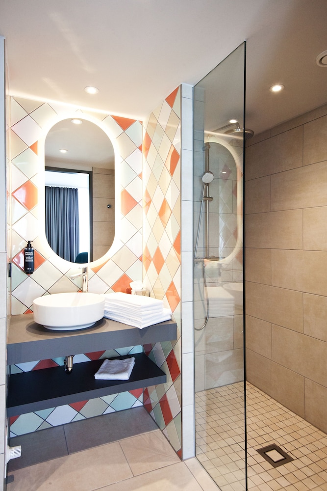 Su habitación familiar, Amplio espacio para hasta cuatro personas del hotel Ibis Styles Klagenfurt Am Woerthersee. Foto 9