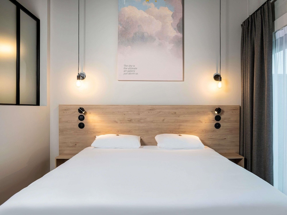 Habitación estándar con 1 cama doble, con balcón del hotel Ibis Styles Namur