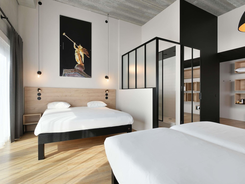 Habitación Estándar con 1 cama doble y 2 camas individuales del hotel Ibis Styles Namur