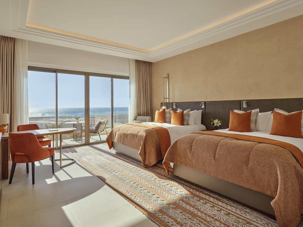 Habitación Deluxe Fairmont con Vistas al Océano y Dos Camas Queen del hotel Fairmont Taghazout Bay. Foto 6