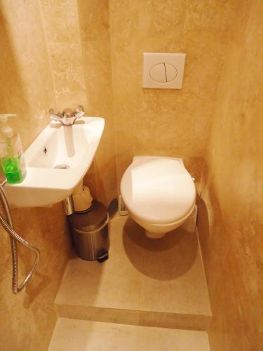 Habitación Individual con baño compartido del hotel Hourglass. Foto 2