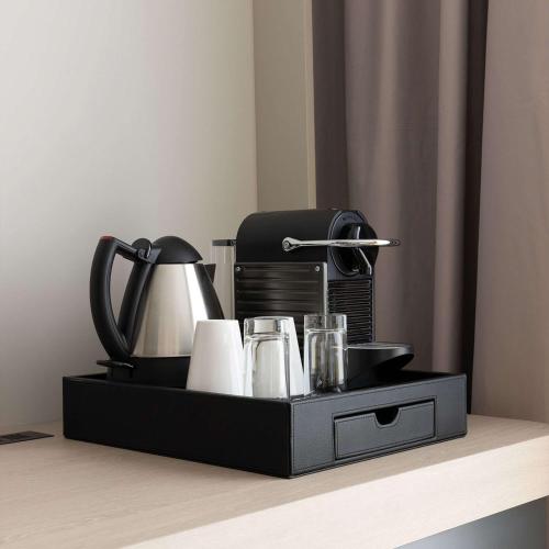 Habitación con cama extragrande - Adaptada para personas de movilidad reducida del hotel Hilton Garden Inn Tours Centre. Foto 2