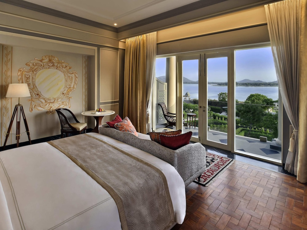 Habitación Signature, 1 cama de matrimonio grande, balcón (Flamingo) del hotel Raffles Udaipur
