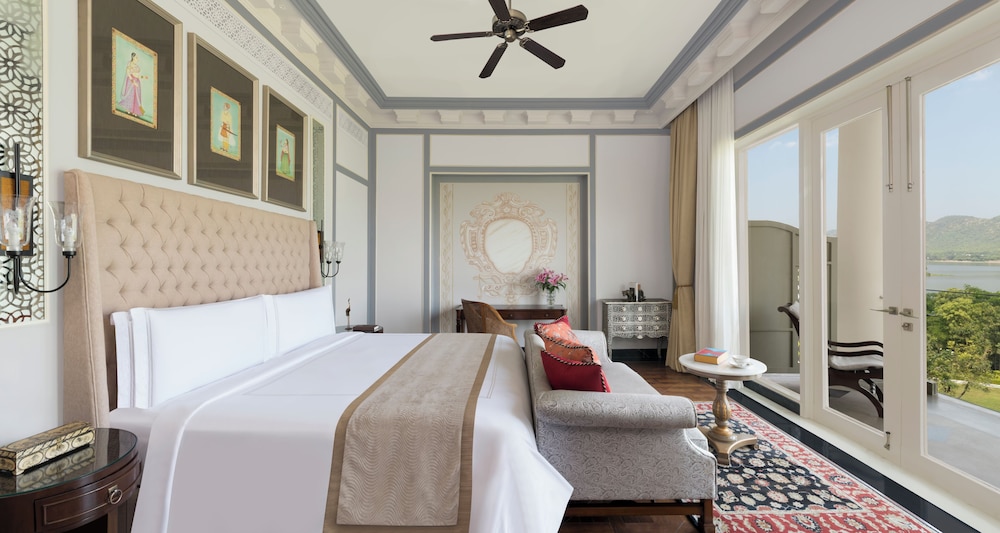 Habitación Signature, 1 cama de matrimonio grande, balcón (Flamingo) del hotel Raffles Udaipur. Foto 5