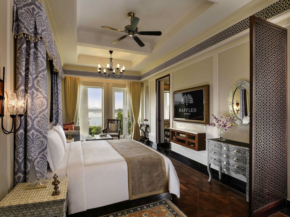 Habitación Signature, 1 cama de matrimonio grande, balcón (Flamingo) del hotel Raffles Udaipur. Foto 8