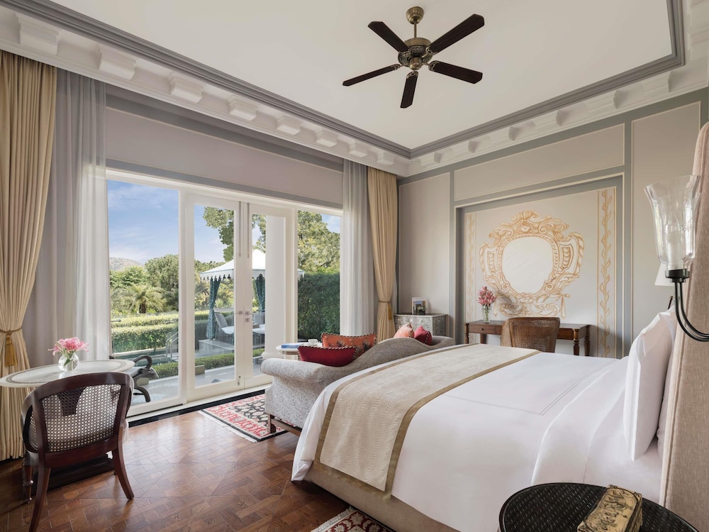 Habitación Signature, 1 cama de matrimonio grande, piscina privada (Flamingo) del hotel Raffles Udaipur. Foto 10