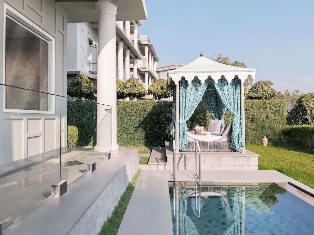 Habitación Signature, 1 cama de matrimonio grande, piscina privada (Flamingo) del hotel Raffles Udaipur. Foto 14