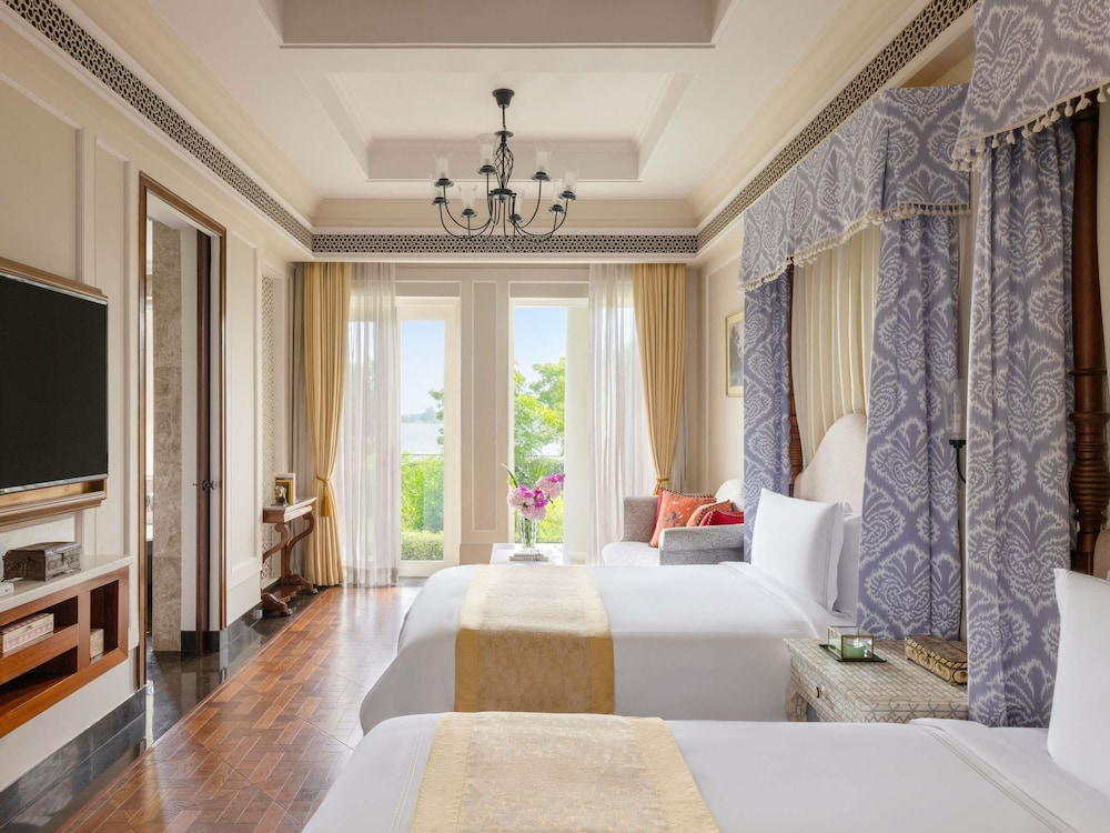 Habitación Signature, 2 camas individuales, balcón (Flamingo) del hotel Raffles Udaipur. Foto 12