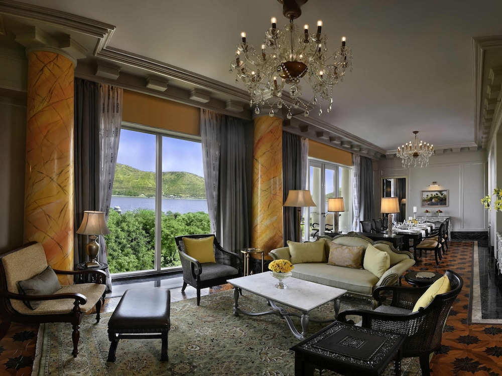 Raffles, Suite presidencial, 1 cama de matrimonio grande del hotel Raffles Udaipur. Foto 9