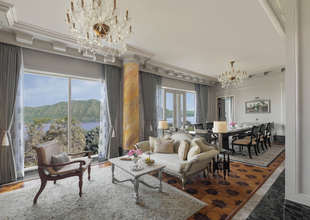Raffles, Suite presidencial, 1 cama de matrimonio grande del hotel Raffles Udaipur. Foto 10