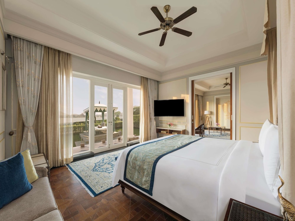 Raffles, Suite ejecutiva, 1 cama de matrimonio grande del hotel Raffles Udaipur. Foto 11