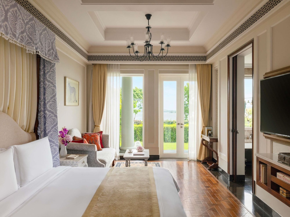 Raffles, Suite ejecutiva, 1 cama de matrimonio grande del hotel Raffles Udaipur. Foto 13