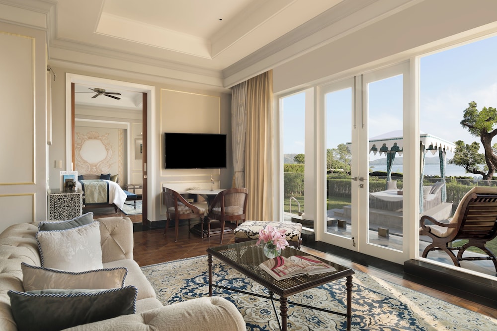 Raffles, Suite ejecutiva, 1 cama de matrimonio grande del hotel Raffles Udaipur. Foto 14