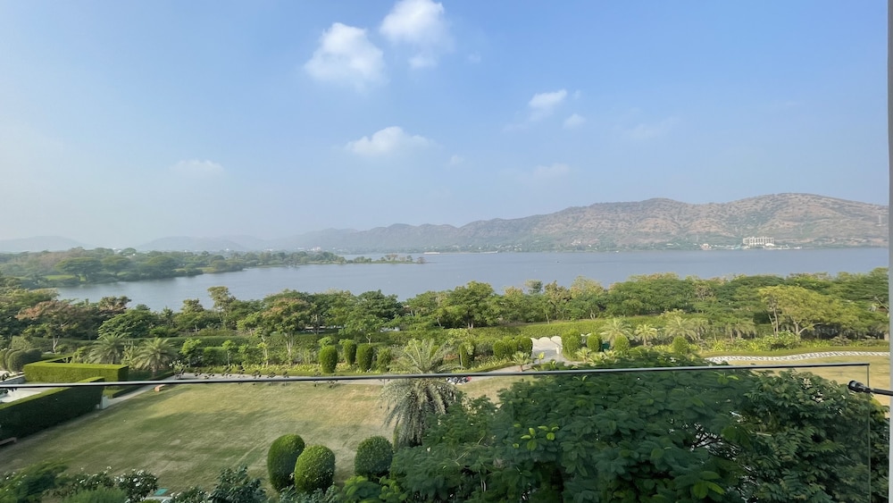 Raffles, Suite ejecutiva, 1 cama de matrimonio grande del hotel Raffles Udaipur. Foto 15