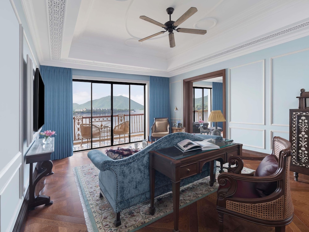 Suite, junto al lago del hotel Raffles Udaipur. Foto 5