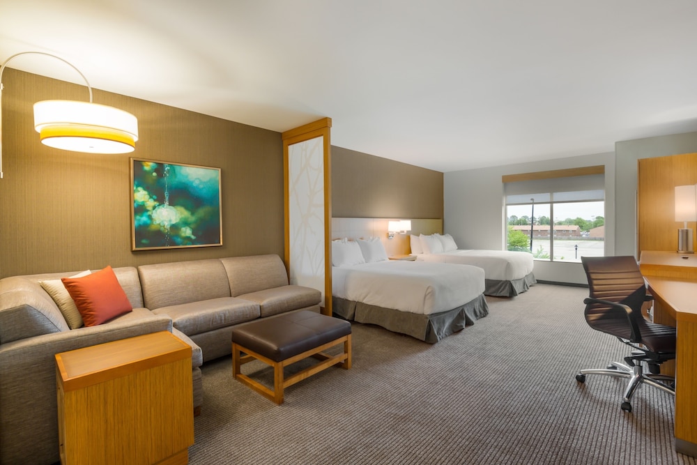 Habitación con dos camas queen size del hotel Hyatt Place Hampton Convention Center