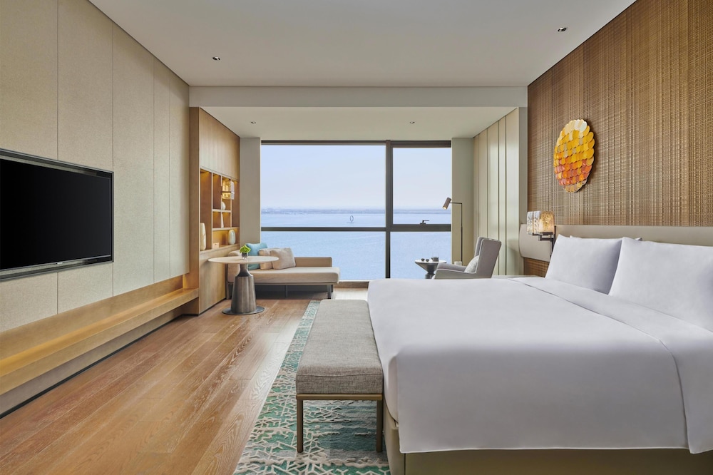 1 cama king size, Acceso al Club del hotel Hyatt Regency Shanghai Lingang. Foto 1