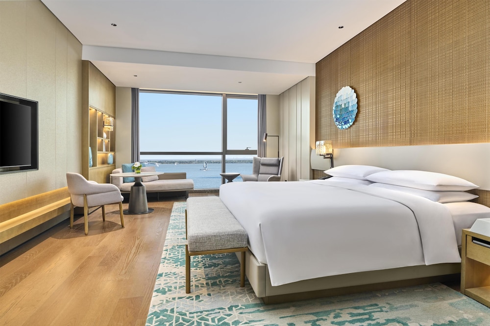 1 cama king size, Vistas al lago del hotel Hyatt Regency Shanghai Lingang