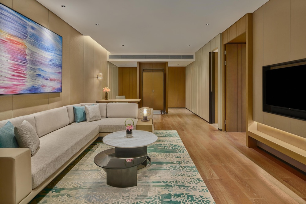 Suite, 1 cama king size, vistas al lago del hotel Hyatt Regency Shanghai Lingang. Foto 1