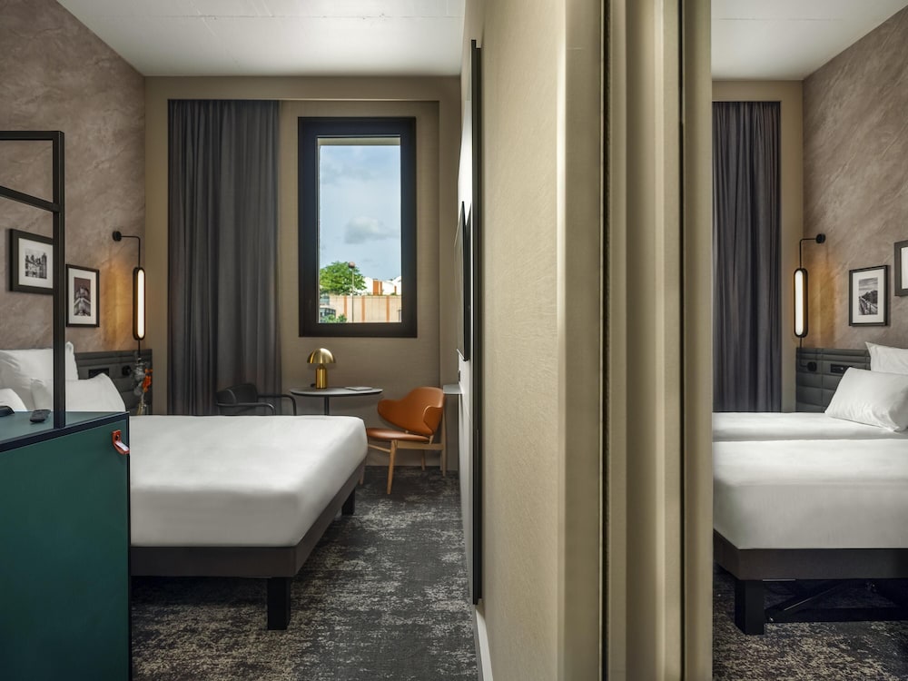Suite Familiar con 2 habitaciones Superiores comunicadas del hotel Novotel Orléans Centre Gare