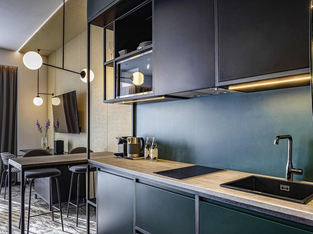 Estudio del hotel Novotel Living Almaty Jetisu. Foto 4