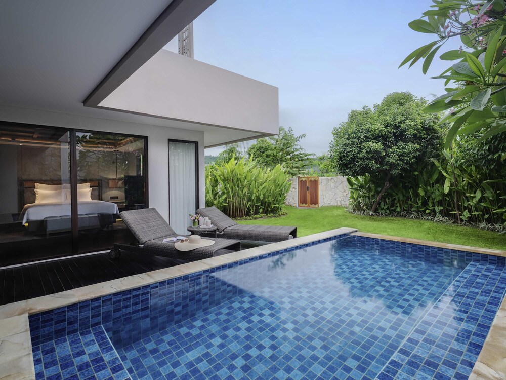 Suite Jardín, 1 Cama King Size, Patio, Piscina de Inmersión del hotel Pullman Lombok Merujani Mandalika Beach Resort