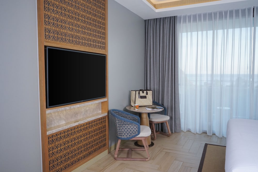 Habitación Deluxe, 2 Camas Individuales, Balcón, Lado del Jardín del hotel Pullman Lombok Merujani Mandalika Beach Resort. Foto 3