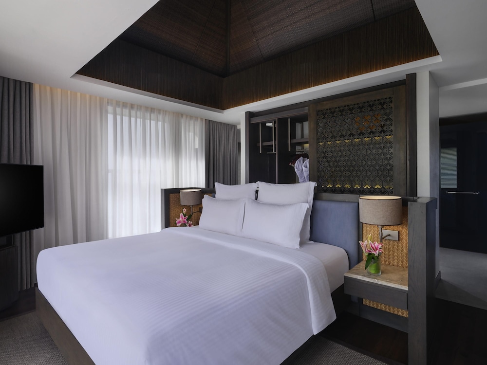 Suite Jardín, 1 Cama King Size, Terraza, Piscina de Inmersión del hotel Pullman Lombok Merujani Mandalika Beach Resort. Foto 2