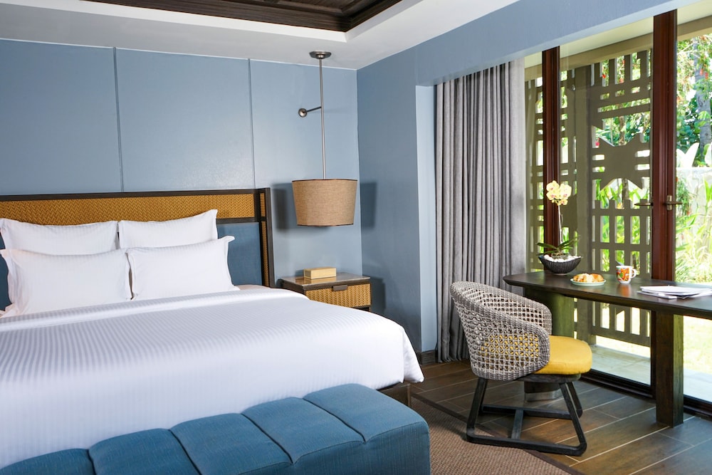 Suite Jardín, 1 Cama King Size, Patio, Piscina de Inmersión del hotel Pullman Lombok Merujani Mandalika Beach Resort. Foto 2