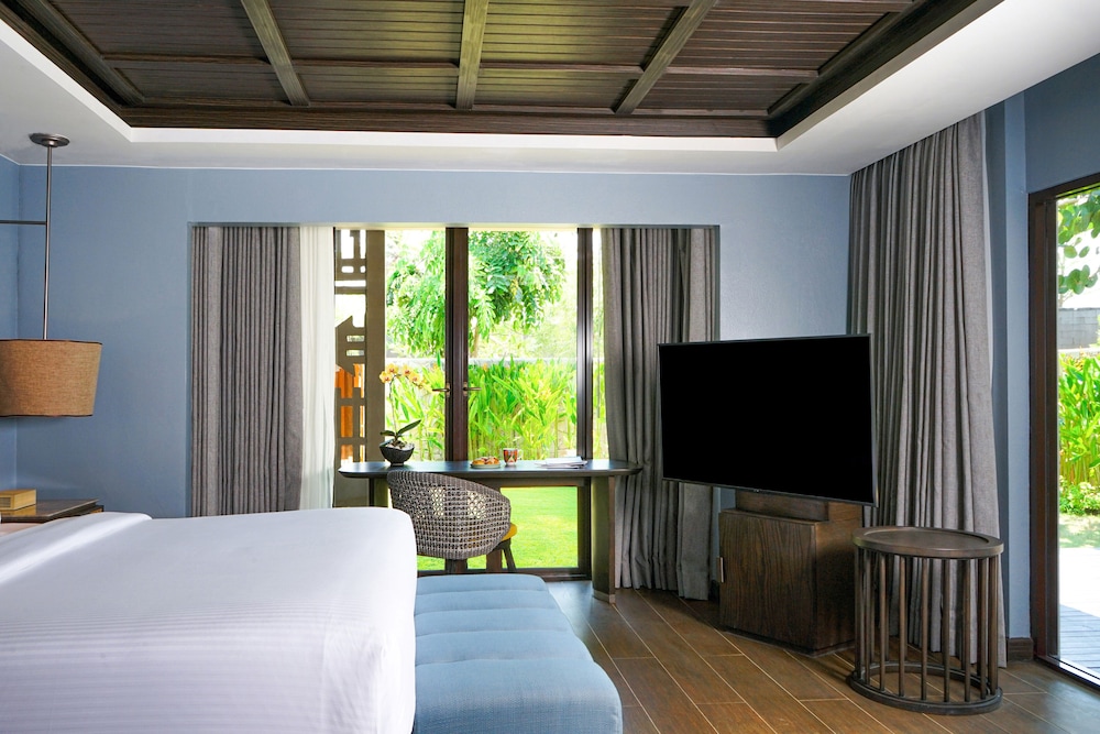 Suite Jardín, 1 Cama King Size, Patio, Piscina de Inmersión del hotel Pullman Lombok Merujani Mandalika Beach Resort. Foto 3