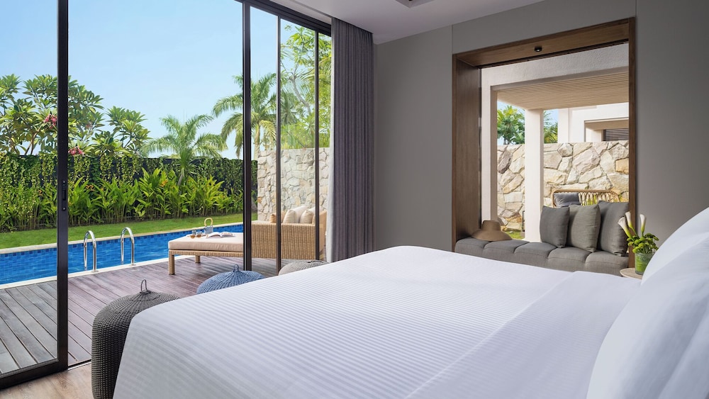 Villa Jardín, 1 Dormitorio, 1 Cama King Size con Sala de Estar, Terraza, Piscina del hotel Pullman Lombok Merujani Mandalika Beach Resort