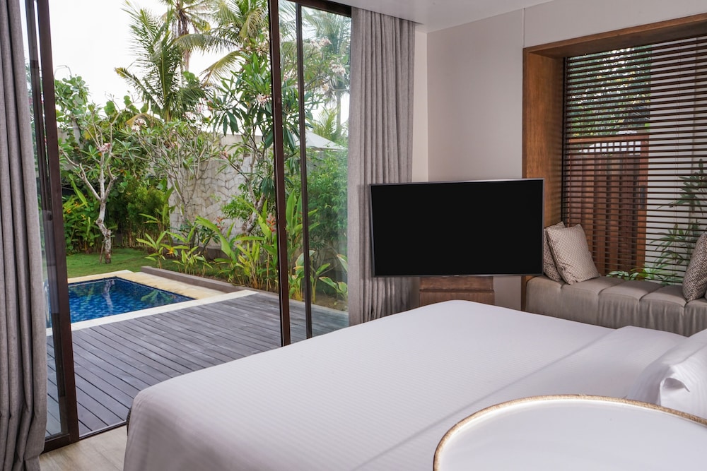 Villa Jardín, 1 Dormitorio, 1 Cama King Size con Sala de Estar, Terraza, Piscina del hotel Pullman Lombok Merujani Mandalika Beach Resort. Foto 1