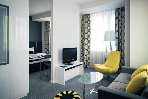Suite Junior Doble del hotel Vienna House by Wyndham Andel's Berlin. Foto 4
