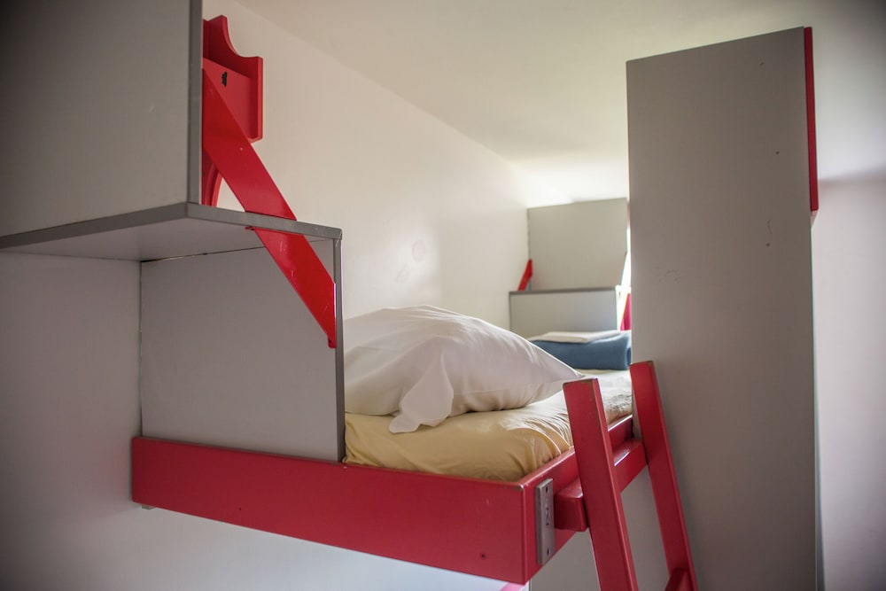 Habitación triple con baño compartido del hotel Auberge Jeunesse HI Paris - Le d’Artagnan. Foto 4