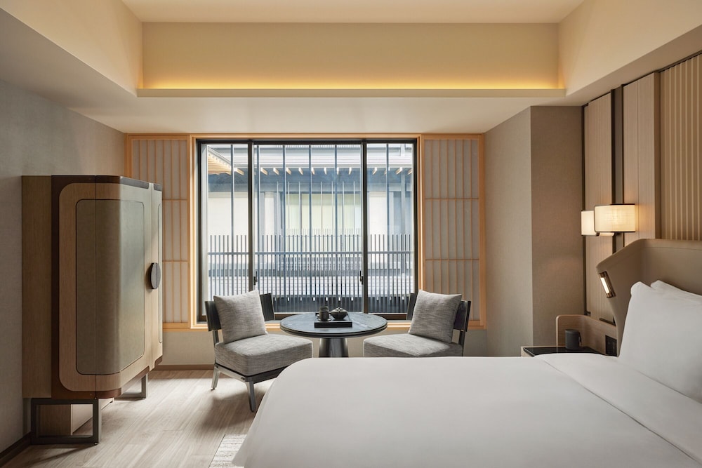 Habitación Premier, 1 cama de matrimonio grande del hotel Dusit Thani Kyoto. Foto 2