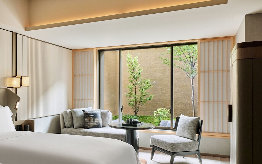 Habitación Premier, 1 cama de matrimonio grande, vistas al jardín del hotel Dusit Thani Kyoto. Foto 6