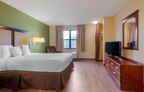 Estudio con cama grande - No fumadores del hotel Extended Stay America Suites Elizabeth Newark Airport. Foto 1
