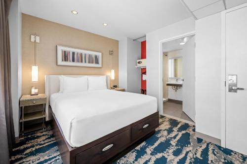Habitación Individual adaptada para personas con movilidad reducida del hotel Felix River North/magnificent Mile. Foto 3