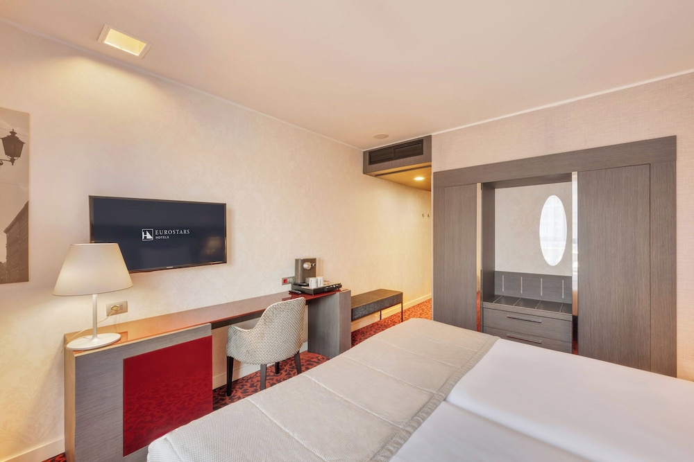 Habitación Deluxe del hotel Eurostars Palazzo Zichy. Foto 4