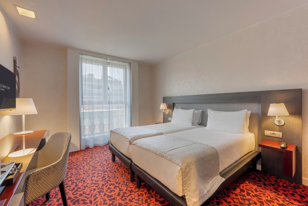 Habitación Deluxe (Vistas a la Plaza) del hotel Eurostars Palazzo Zichy. Foto 2