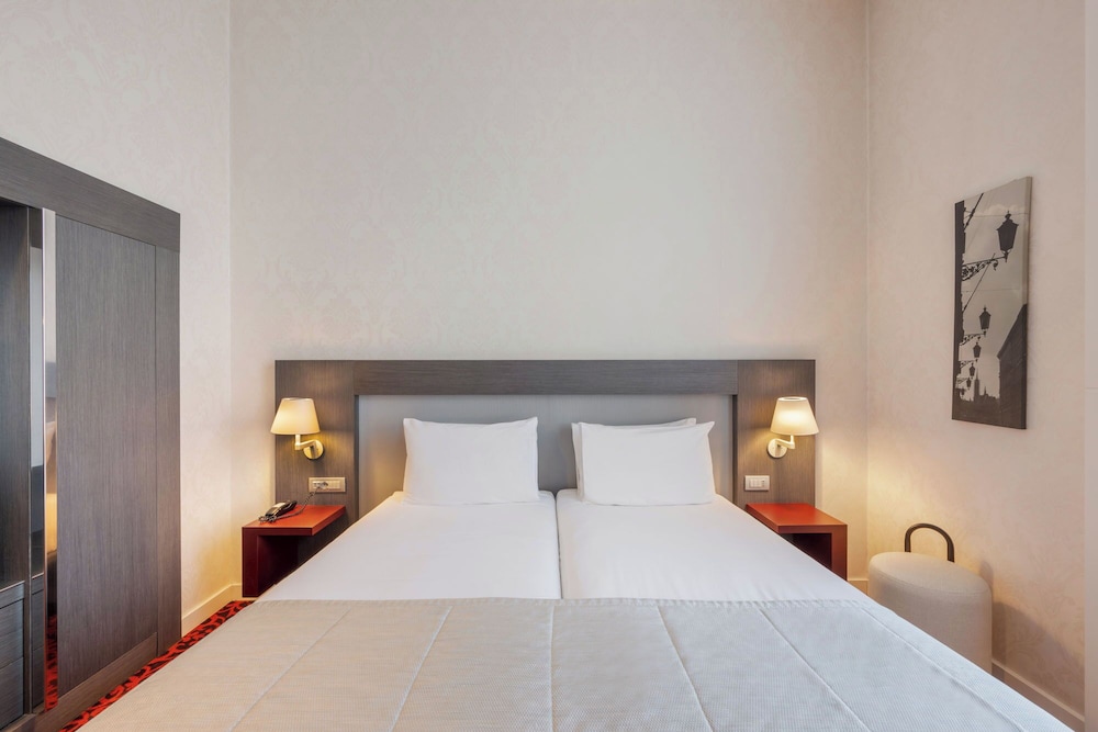 Habitación Deluxe (Comunicada) del hotel Eurostars Palazzo Zichy. Foto 1